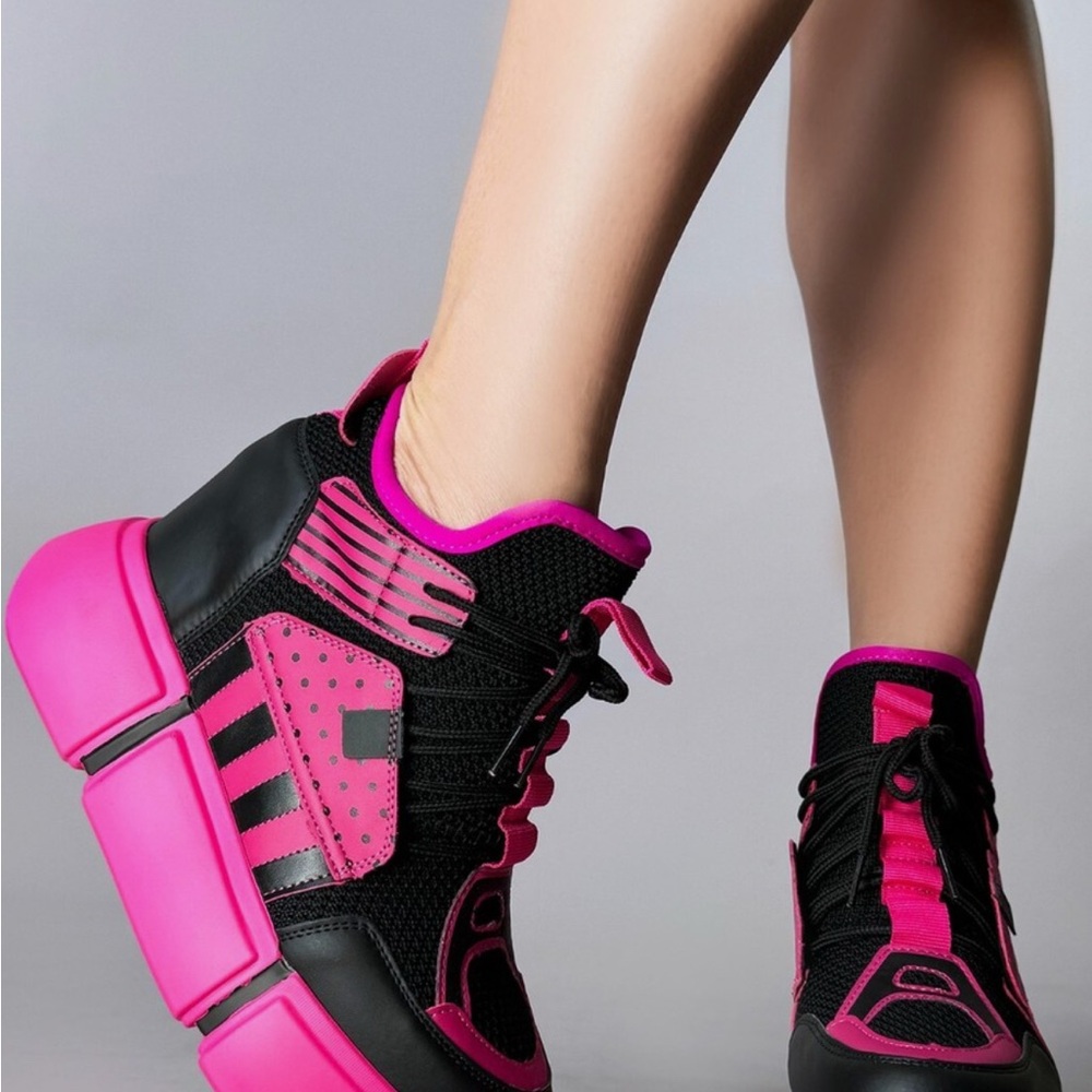Adidas Women's Black and Pink Sneakers